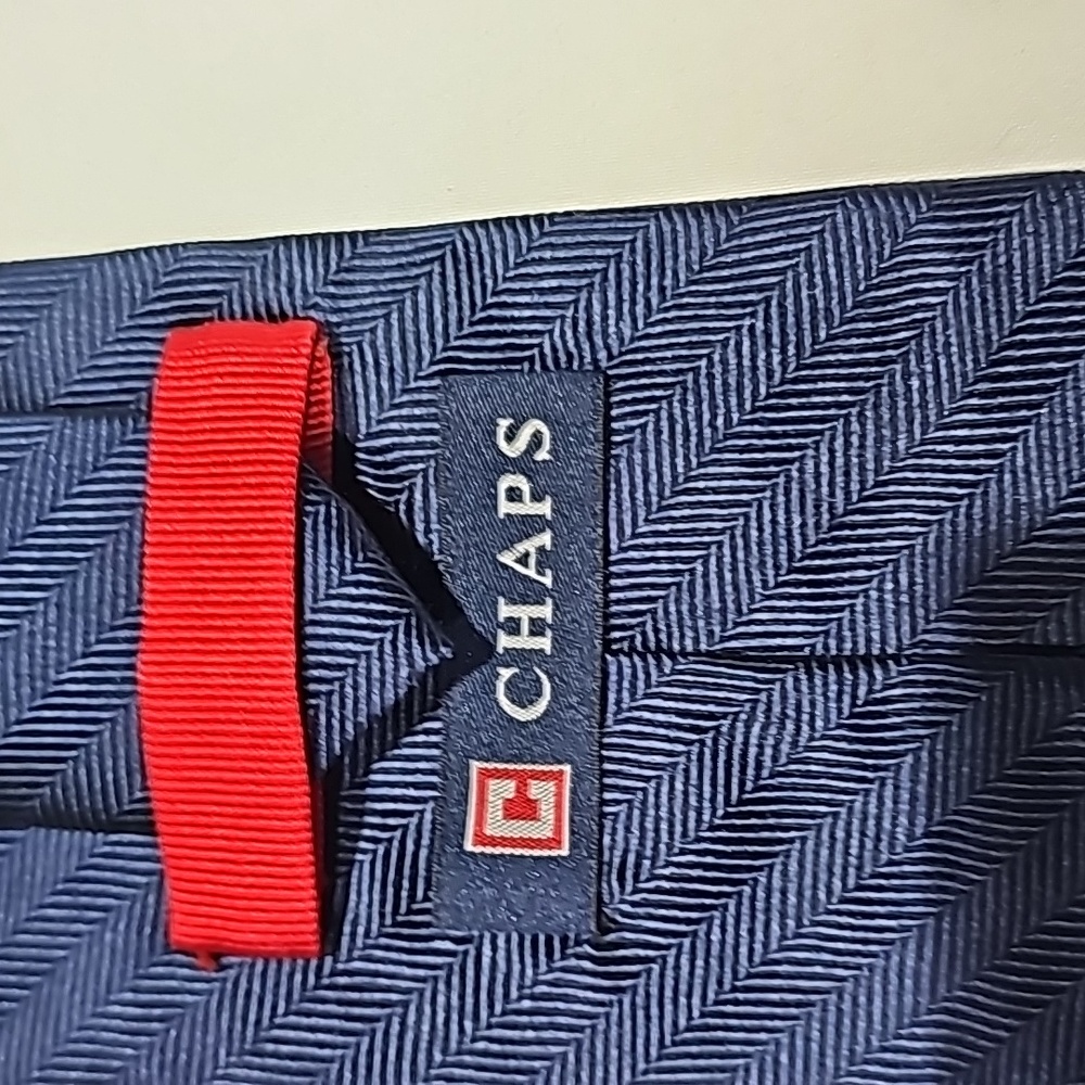 Chaps Men's Navy Blue Necktie ๐ - Picture 3 of 7